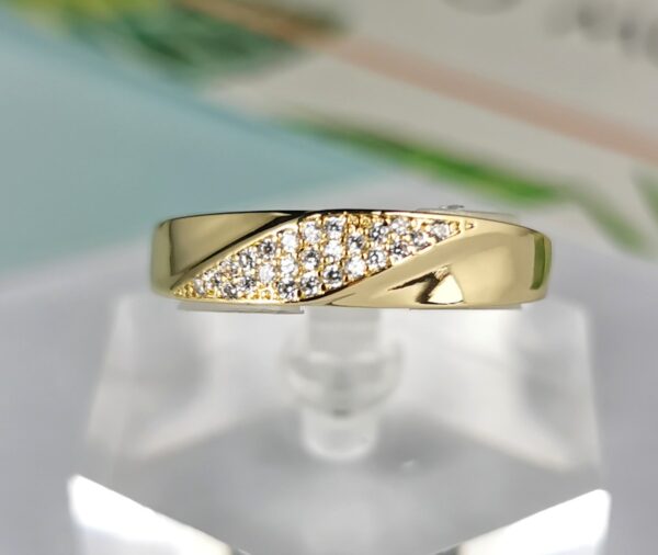 JR2143 GLD in size 6 7 9 10